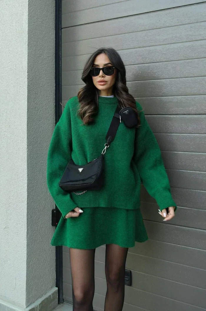 Itzel™ | Conjunto tejido de suéter cruzado y falda verde