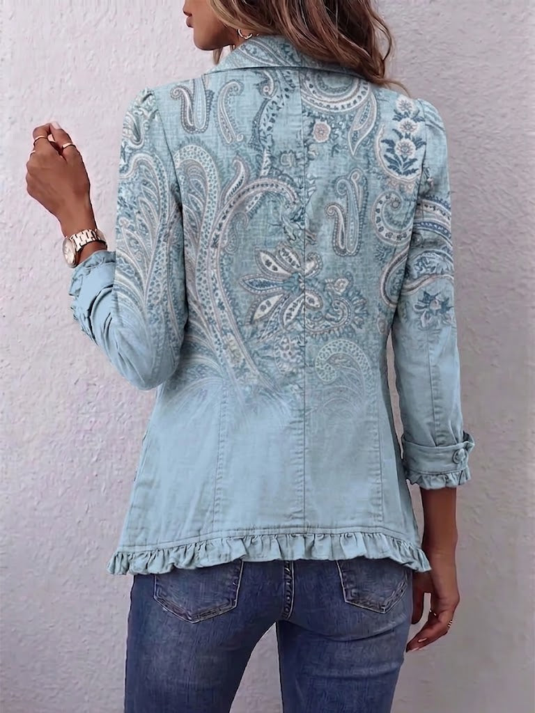 Lourdes™ | Chamarra paisley con holanes azul cielo